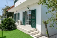 7min to the beach & 23min to Lisbon city, offering convenience & coastal charm