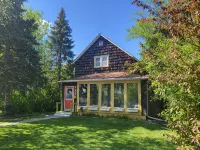 Charmer on 4th · 3Br/2BA · Downtown · Fire Pit · Fenced Yard · Enclosed Porch