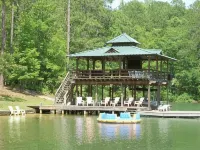 Cozy Cabin,Sandy Beach,Fantastic Dock W/ 50' TV & Boat Launch - Chalets