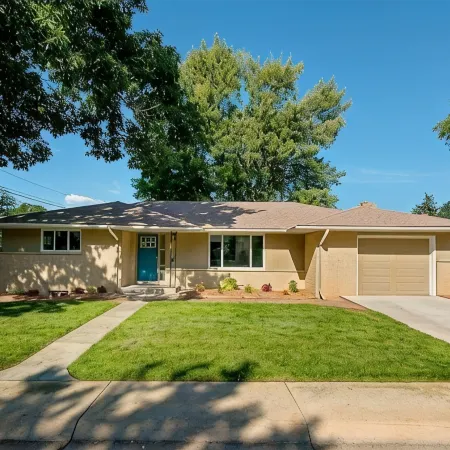 Mid-Century Modern 2 Bedroom Rambler in the heart Longmont