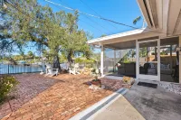 Completely Renovated "Beach House on Siesta"
