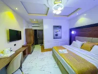 Julicis Hotels And Suites