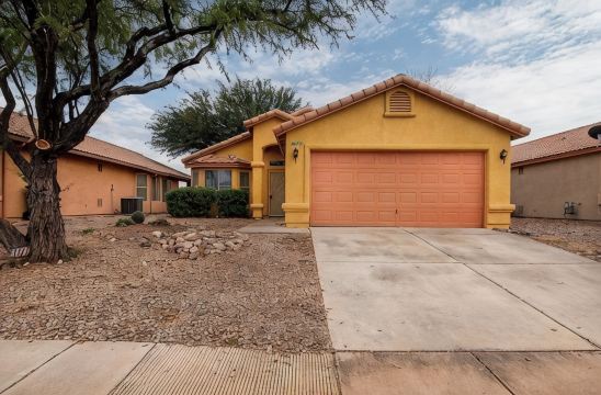 Charming 2-bedroom house in lovely Sierra Vista with WiFi, AC