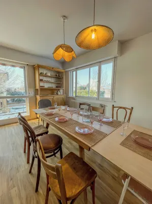 Maison Chaleureuse Avec Jardin - Homestays