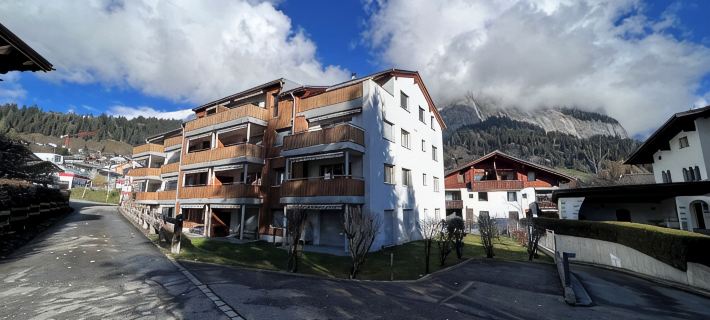 2 Bed 2 Bath, Bright, spacious, central apartment in Flims 5min walk to gondola Hoteles en Flims