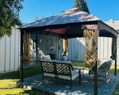 Misha’s HunnHaven Hotele w: Sutter County