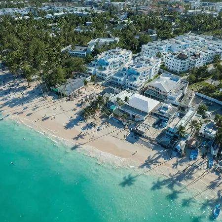 Beachfront Condo |2 Pools & Private Beach |8 Guest