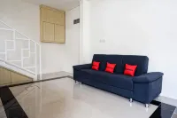 RedDoorz Plus near Pasar Gede Solo