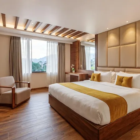 Hotel Thrive, A Tropical Courtyard