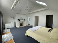 Stunning direct waterfront beach house!