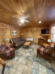 Hillside Hideaway West just 1/2 mile from Current River! - Chalets