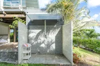 Villa Leynita Bay, 5 bedrooms, sleeps 12 on the beach of Diamant Martinique - Homestays