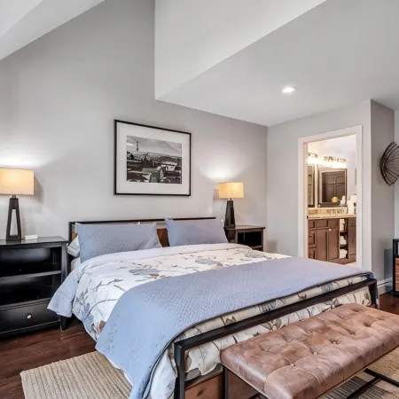 Private Riverfront Home with New Hot-Tub, Fireplace. Private Fly-Fishing Rights