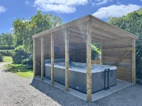 Beautiful Large Country Barn Conversion Hot Tub, Pool, BBQ Hut, Large Grounds - Pools