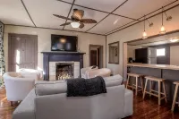 Cottage On Main- In The Heart Of Weston - 4-Star