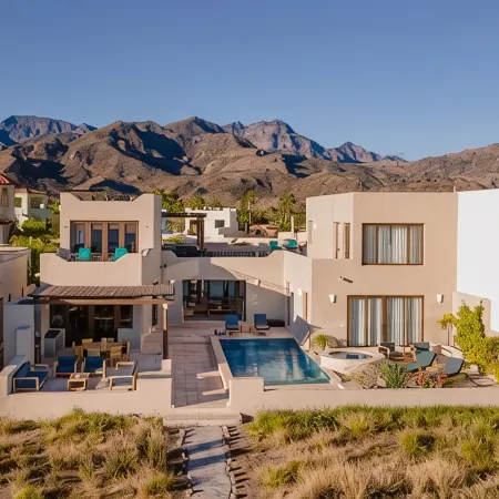Large Luxury Beachfront Villa with Pool, Paddleboards, Golf Carts- Family Ready!