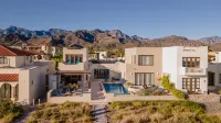 Large Luxury Beachfront Villa with Pool, Paddleboards, Golf Carts- Family Ready!