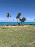 Upstairs 3 Br, 2 Bath Home, 150 Yds from Beach with Beautiful Clear Water. - Homestays
