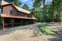 PICKLE & PUTT - Pickleball + Mini Golf + Games + Hot Tub + more - SLEEPS 22 - Chalets