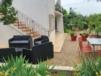Lavande, un Appartement T4 Tout Confort 6 à 8 Personnes Hotels in Lorgues