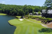 Mountain and Golf Course Views Less Than 5 Minutes from Beach Club