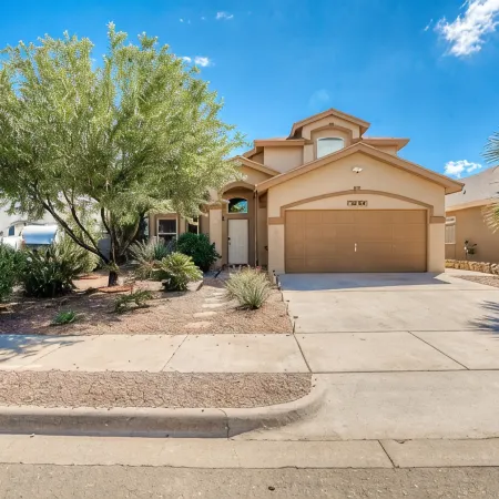 Spacious Northeast El Paso Home Near Franklin Mountains, Fort Bliss & Meta Site.