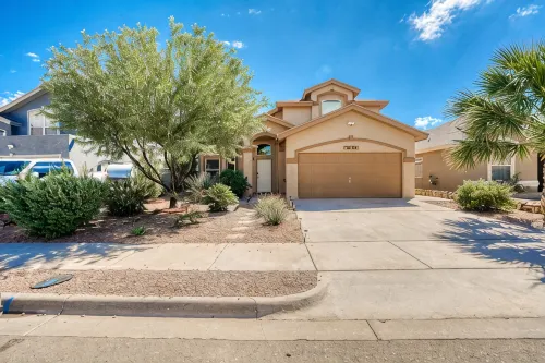Spacious Northeast El Paso Home Near Franklin Mountains, Fort Bliss & Meta Site. - شرفة