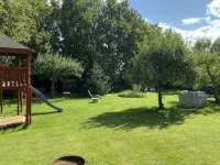 Vacation apartment "Leuchtturm" with large garden in the heart of Pilsum - Homestays