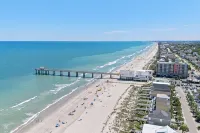 Private Heated Pool,2 Min. Walk to Beach, Games, BBQ Area, Beach Essentials, 5Br - Wifi