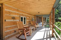 Gardiner Getaway: your cozy cabin near Yellowstone National Park! [Unit 2] - シャレー