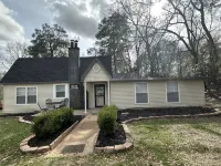 The House on East Main: 5 mins to downtown and 5 mins to SFA University