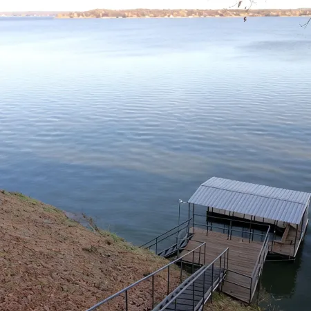 "Sunrise Cottage" Beautiful Lakefront Panoramic View W/ Hot Tub and Boat Dock