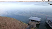 "Sunrise Cottage" Beautiful Lakefront Panoramic View W/ Hot Tub and Boat Dock