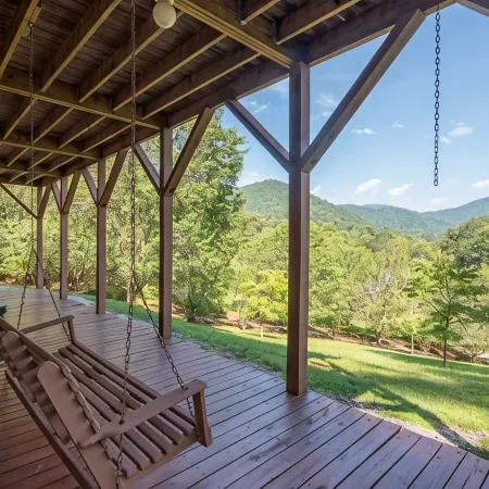 Peaceful Mtn cabin w/fast Wi-Fi & 5 min walk to River