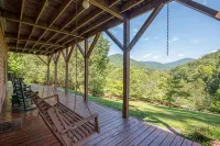 Peaceful Mtn cabin w/fast Wi-Fi & 5 min walk to River