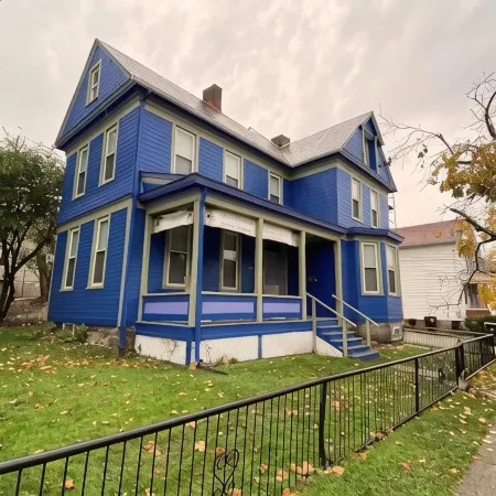 Charming 4-bedroom family friendly house in Monongahela. Make yourself at home!