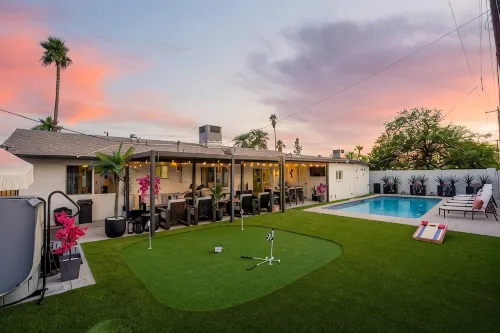 Ultimate Getaway, Pool, Hot Tub & Mini Golf - Private Pools