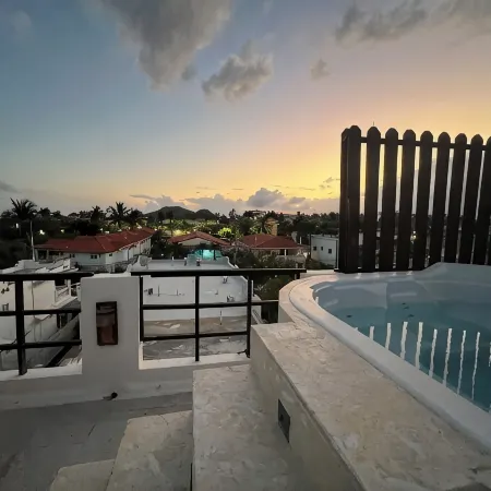 Luxury Beachside Apartment with Rooftop Terrace & Private Jacuzzi – Sleeps 6