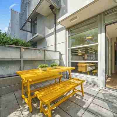 Luxury 3 Bedroom Townhome in Downtown Vancouver with Rooftop Patio Others