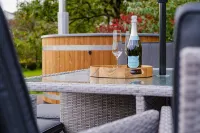Woodside Cottage: A 4-bed boutique cottage in the heart of the Lake District! - مسبح