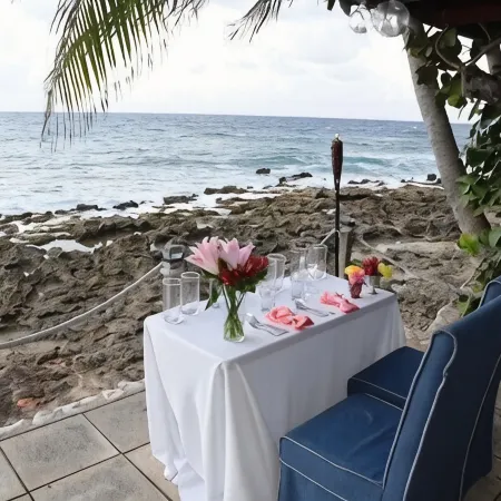 Studio directly on the Cane Bay Beach ! Wake up to the sounds of the waves !