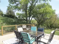 Charming Lake House within Walking Distance from Lake - 4-Star