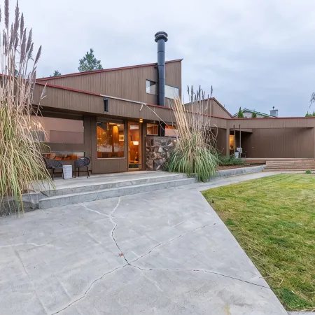 Stunning Mid-Century Inspired Lake House, Private Pool, Jet-ski & Boat Dock!