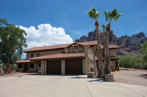 Superstition Mountains Apache Junction - sleeps 16
