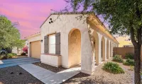 Spacious 4-bedroom house with Pool, WiFi and AC in brilliant Buckeye