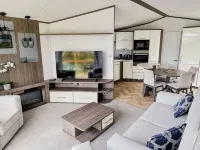 Luxury Lakeside Lodge - Fishing Lake - Pet Friendly - 5 Miles From Flamingo Land Hotels in Malton