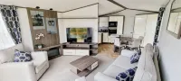 Luxury Lakeside Lodge - Fishing Lake - Pet Friendly - 5 Miles From Flamingo Land