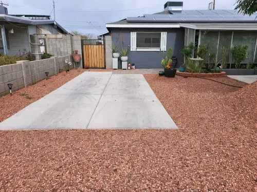 Cozy Casita in a safe quiet neighborhood near a beautiful pond.