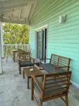 Ocean Pearl Bimini Bay Entire Condo Close to Pool with an optional golf cart