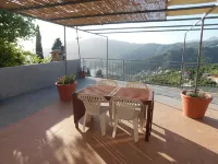 APARTMENT AND TERRACE 100 SQM SEA VIEW+PANORAMA LEMEGLIO PRIVATE PARKING Hotels in Moneglia